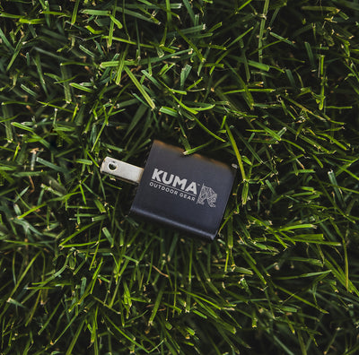 KUMA PD33W fast charging block with indicator light on grass